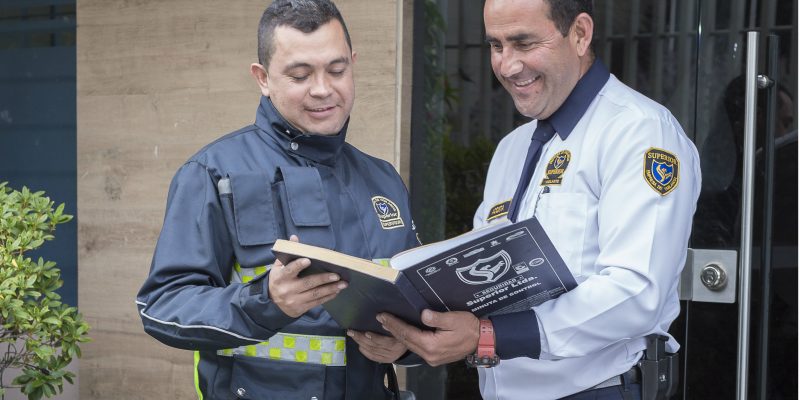 ¿Por qué los guardas de seguridad me preguntan siempre lo mismo? ¿Por qué los guardas de seguridad me preguntan siempre lo mismo?